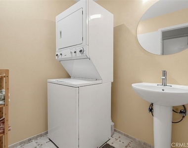 2486 Pleasant Way - Photo Thumbnail 10