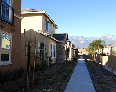 8433 Floro Place - Photo Thumbnail 3