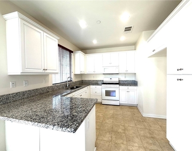8433 Floro Place - Photo Thumbnail 7
