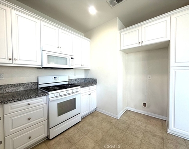 8433 Floro Place - Photo Thumbnail 8