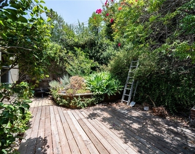1616 Redcliff - Photo Thumbnail 39