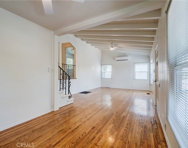 1616 Redcliff - Photo Thumbnail 20