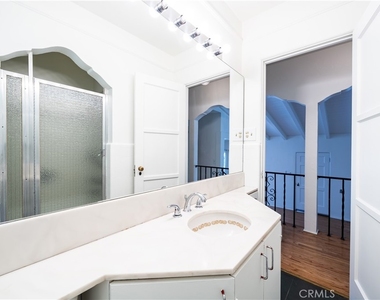1616 Redcliff - Photo Thumbnail 31
