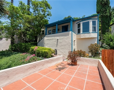 1616 Redcliff - Photo Thumbnail 3