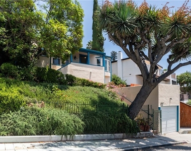 1616 Redcliff - Photo Thumbnail 10
