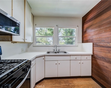 1616 Redcliff - Photo Thumbnail 24