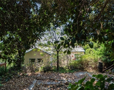 1616 Redcliff - Photo Thumbnail 45