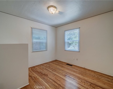 1616 Redcliff - Photo Thumbnail 27