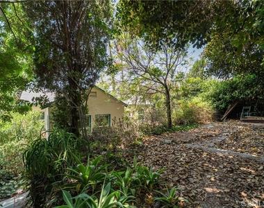 1616 Redcliff - Photo Thumbnail 40