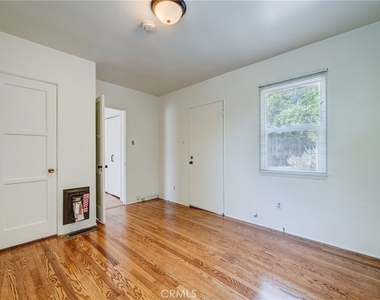 1616 Redcliff - Photo Thumbnail 36