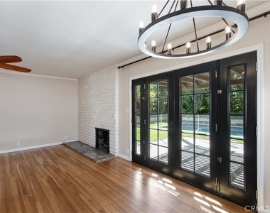 2935 Rhodelia Avenue - Photo Thumbnail 7