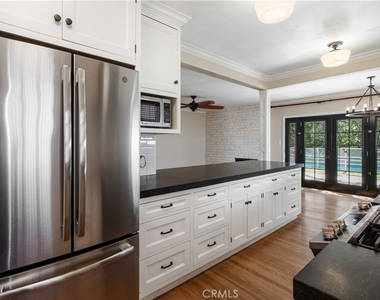 2935 Rhodelia Avenue - Photo Thumbnail 12