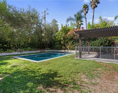 2935 Rhodelia Avenue - Photo Thumbnail 27