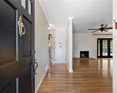 2935 Rhodelia Avenue - Photo Thumbnail 2