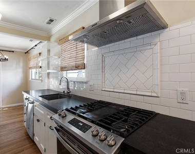 2935 Rhodelia Avenue - Photo Thumbnail 11