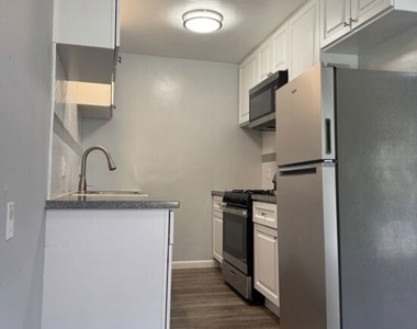 1411 S Bonnie Brae Street - Photo Thumbnail 3