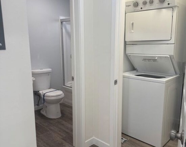 1411 S Bonnie Brae Street - Photo Thumbnail 6