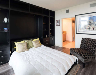 13700 Marina Pointe Drive - Photo Thumbnail 10