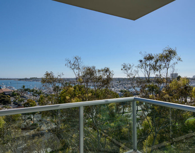 13700 Marina Pointe Drive - Photo Thumbnail 31