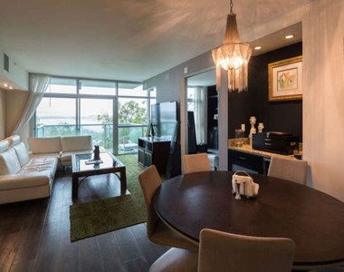 13700 Marina Pointe Drive - Photo Thumbnail 5