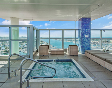 13700 Marina Pointe Drive - Photo Thumbnail 28