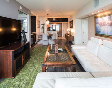 13700 Marina Pointe Drive - Photo Thumbnail 2