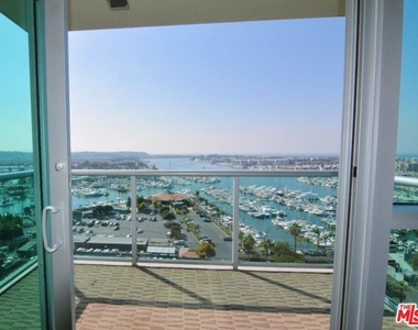 13700 Marina Pointe Drive - Photo Thumbnail 30