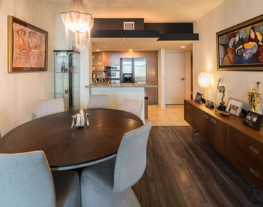 13700 Marina Pointe Drive - Photo Thumbnail 4