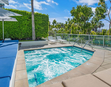 13700 Marina Pointe Drive - Photo Thumbnail 23
