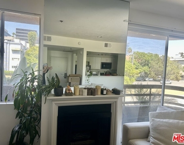 8614 Burton Way - Photo Thumbnail 4