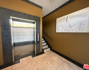 8614 Burton Way - Photo Thumbnail 6