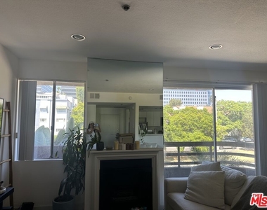 8614 Burton Way - Photo Thumbnail 26