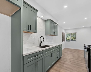 12287 Osborne Street - Photo Thumbnail 8