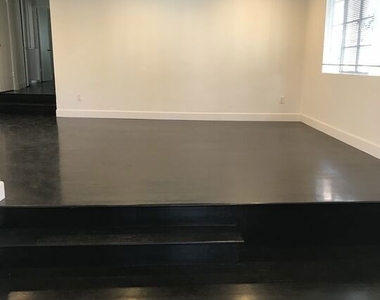 1843 S Beverly Glen Boulevard - Photo Thumbnail 2