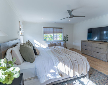 4749 Norwich Avenue - Photo Thumbnail 17