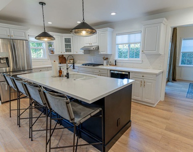 4749 Norwich Avenue - Photo Thumbnail 12