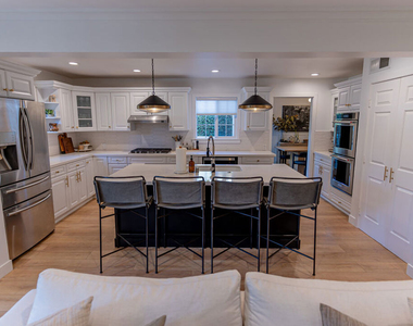 4749 Norwich Avenue - Photo Thumbnail 10
