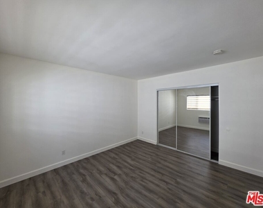 1625 Franklin Street - Photo Thumbnail 6