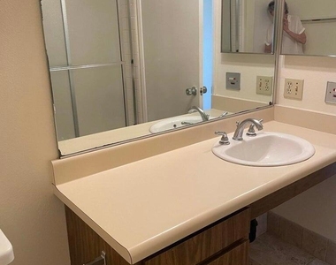 286 Oakleaf Drive - Photo Thumbnail 18
