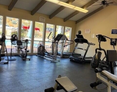 286 Oakleaf Drive - Photo Thumbnail 23