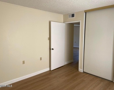 286 Oakleaf Drive - Photo Thumbnail 17