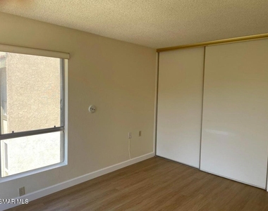 286 Oakleaf Drive - Photo Thumbnail 12