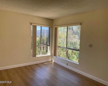286 Oakleaf Drive - Photo Thumbnail 11