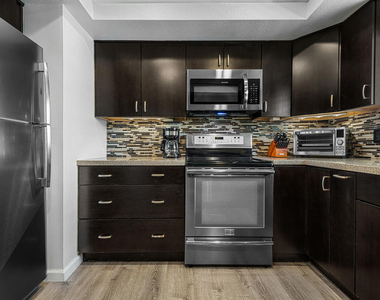 255 E Avenida Granada - Photo Thumbnail 9