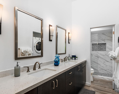 255 E Avenida Granada - Photo Thumbnail 15