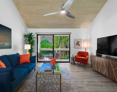 255 E Avenida Granada - Photo Thumbnail 5