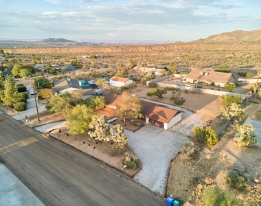 8395 Keats Avenue - Photo Thumbnail 4