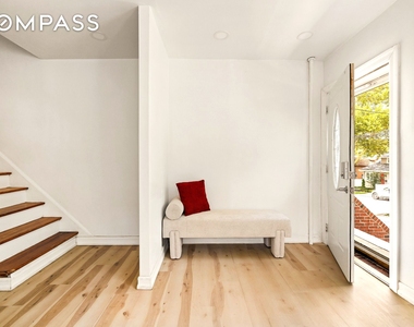 12th Avenue - Photo Thumbnail 8