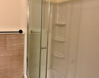 56 Pointe Cir S - Photo Thumbnail 5
