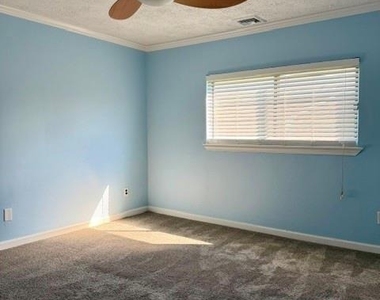 56 Pointe Cir S - Photo Thumbnail 8